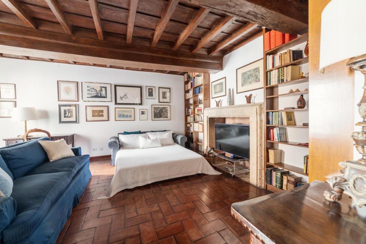Domus Quiritum Charming, Appartamento D'Epoca A Campo De' Fiori Řím Exteriér fotografie