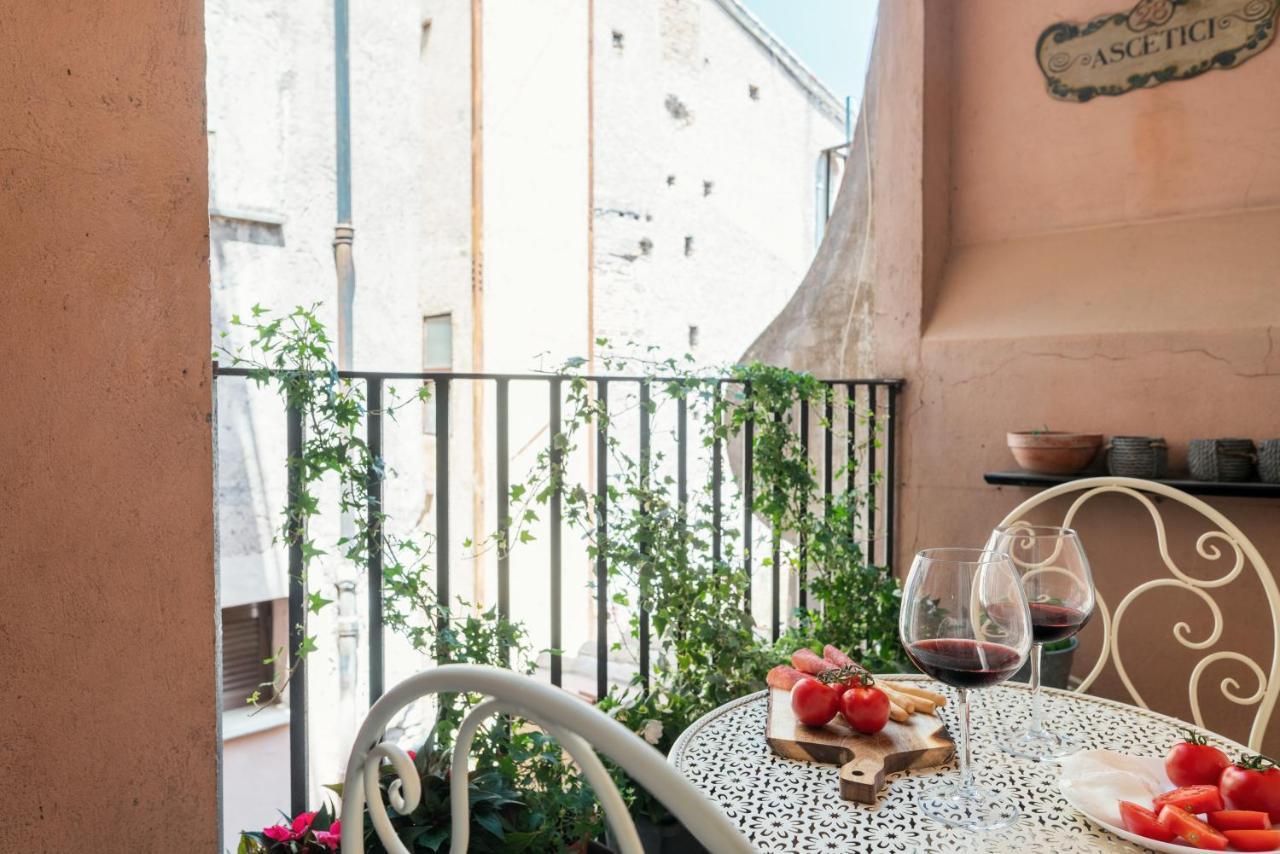 Domus Quiritum Charming, Appartamento D'Epoca A Campo De' Fiori Řím Exteriér fotografie